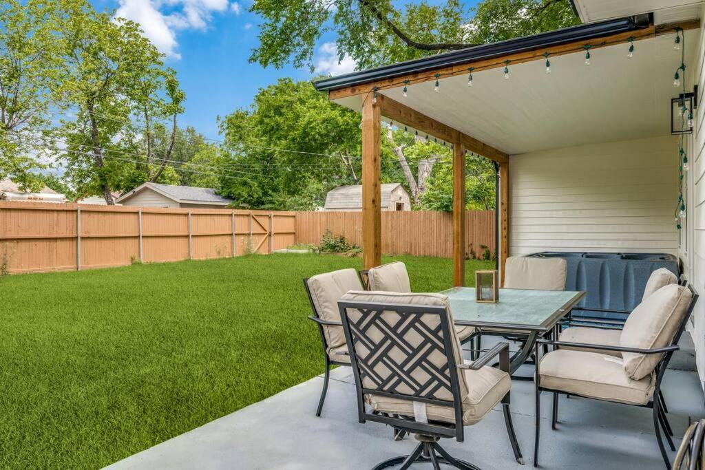 Luxury 4Br,2B Home, Hot Tub, Near Dfw Airport, Modern Comfort Awaits Irving Exterior photo